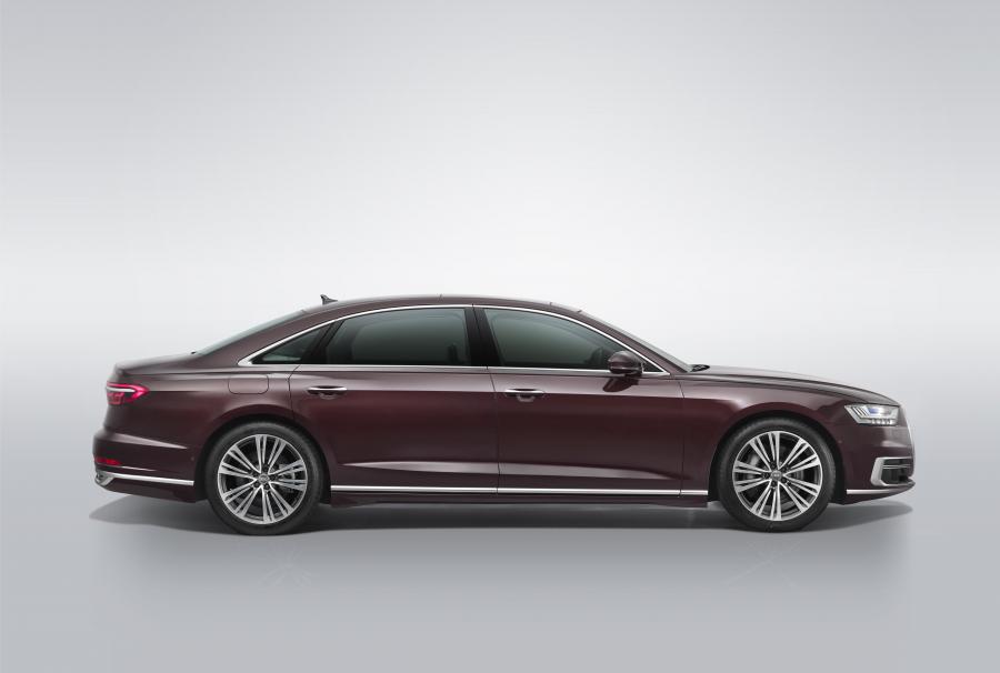  Audi A8 L 55 TFSI Quattro (D5) 2017 года  (CN) (фото 2 из 13)